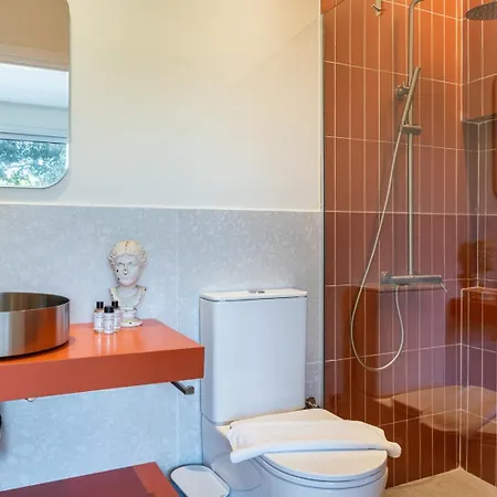 Vibrant W/ Parking Near Old Nicosia